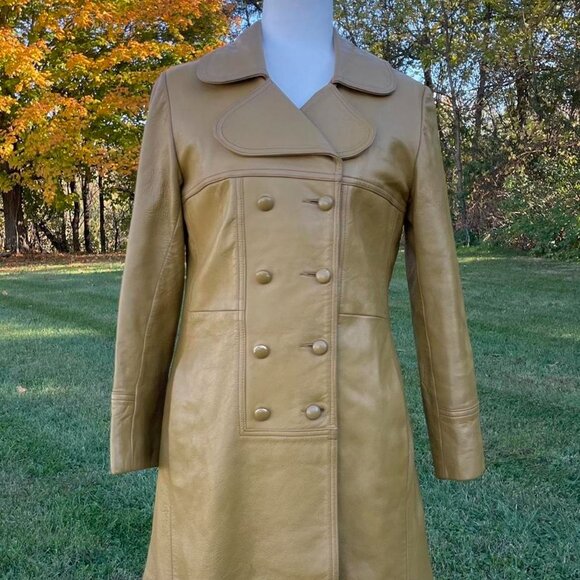 Vintage Golden Yellow Real Leather Jacket with unique button detailing - Picture 2 of 8